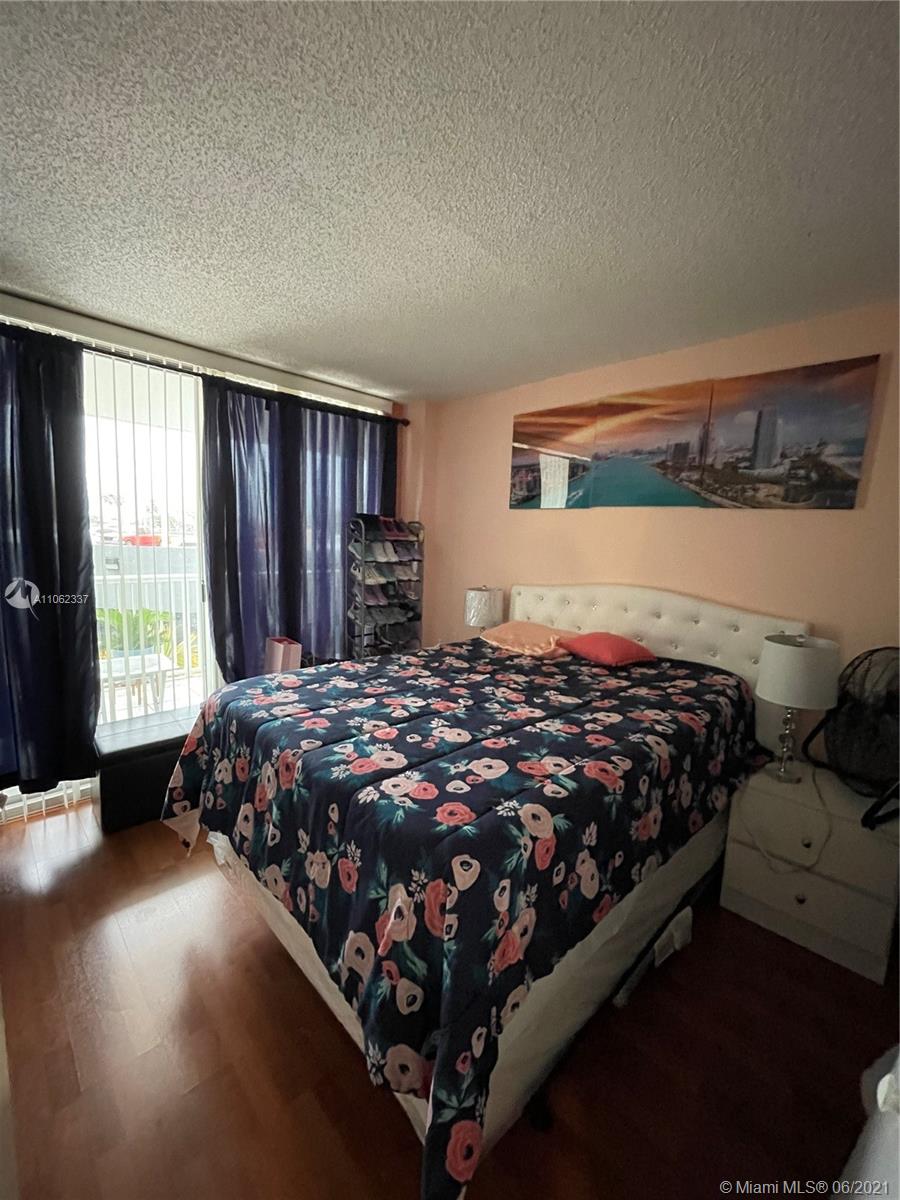 ISLA DEL MAR CONDO - Residential