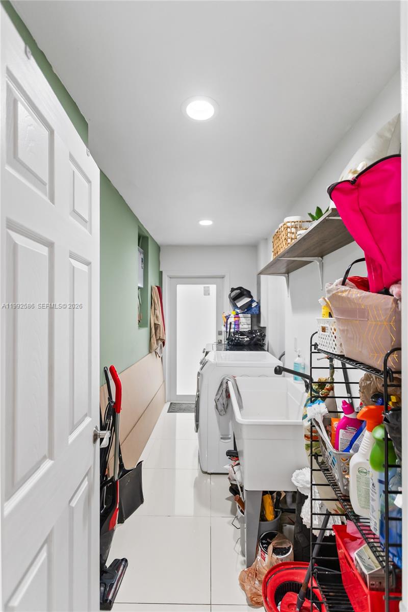 HOMESTEAD LAKES FARMLIFE - Residential