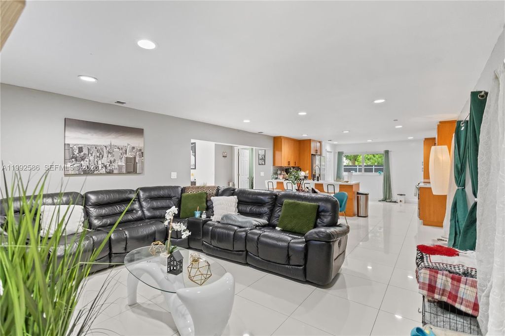 Photo of 1752 S Anhinga Ln, Homestead, FL 33035 (MLS # A11992586)