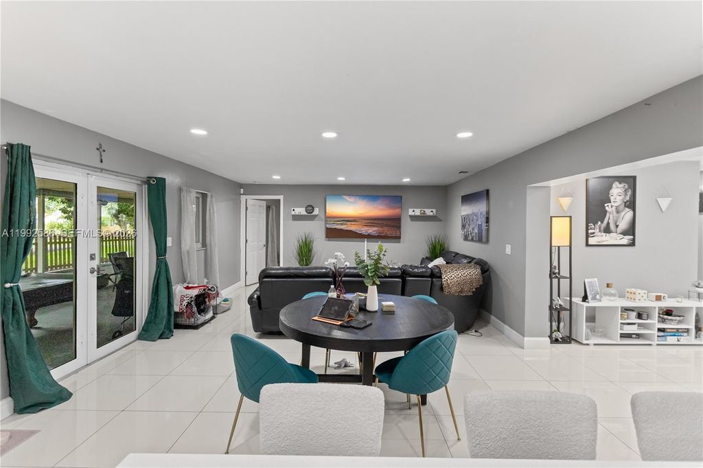 Photo of 1752 S Anhinga Ln, Homestead, FL 33035 (MLS # A11992586)