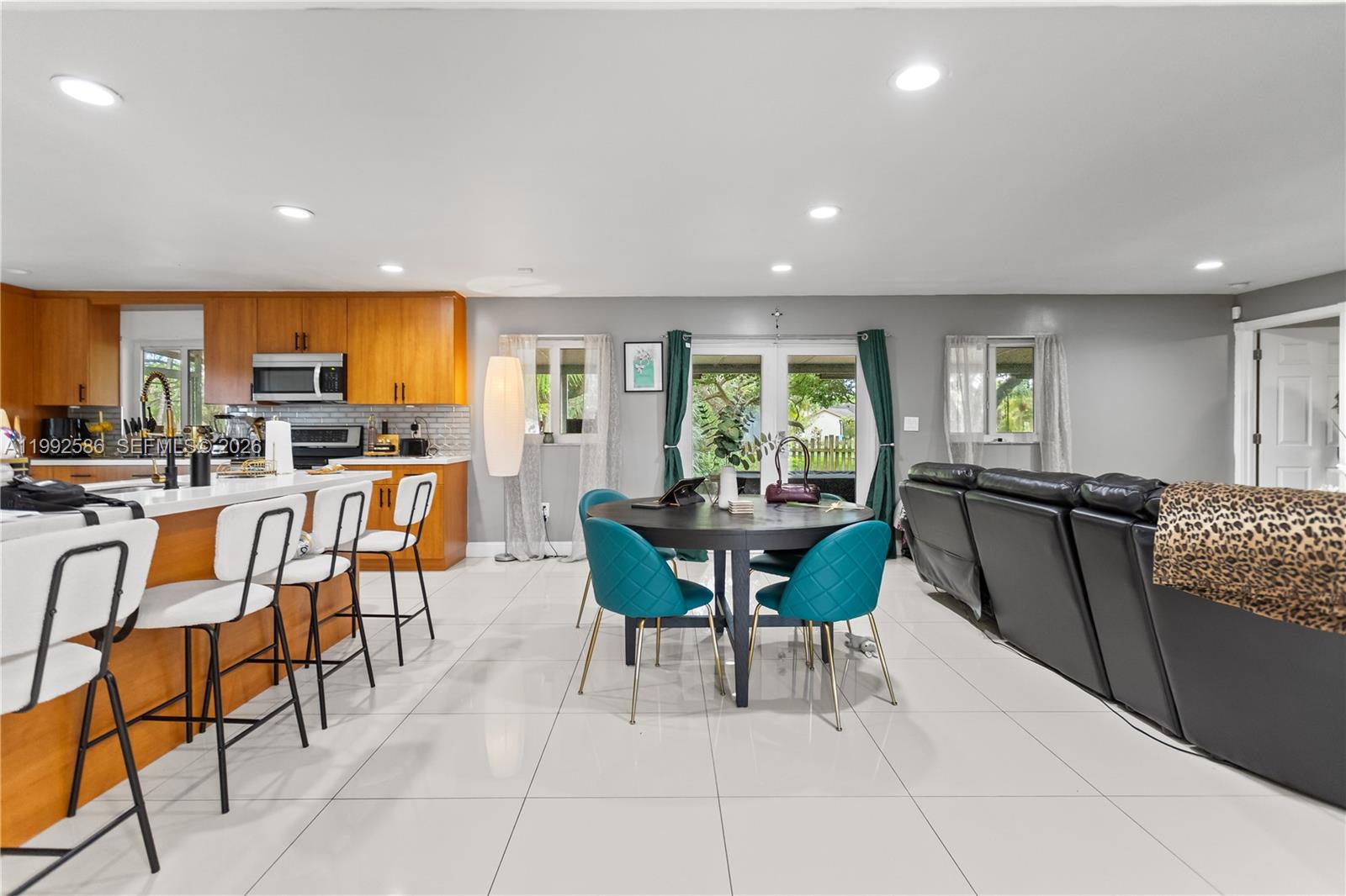 HOMESTEAD LAKES FARMLIFE - Residential