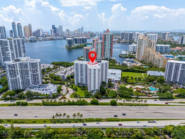 For Sale: Stunning Ocean and Golf Course View Apartment
Freshly painted apartment with breathtaking panoramic views of the ocean and Turnberry Golf Course. Features include a washer and dryer inside the unit, an assigned parking spot, and recent upgrades such as a new A/C unit (2022) and water heater (2023).
Located in Parc Central, this property offers easy access to Biscayne Boulevard, I-95, Aventura Mall, and premier dining and shopping options.
Amenities include lagoon-style pools, hot tubs, a fitness center, sauna, volleyball court, luxurious lobby, and 24-hour valet service with controlled access.
Don’t miss this prime opportunity! Contact us today to schedule a viewing.