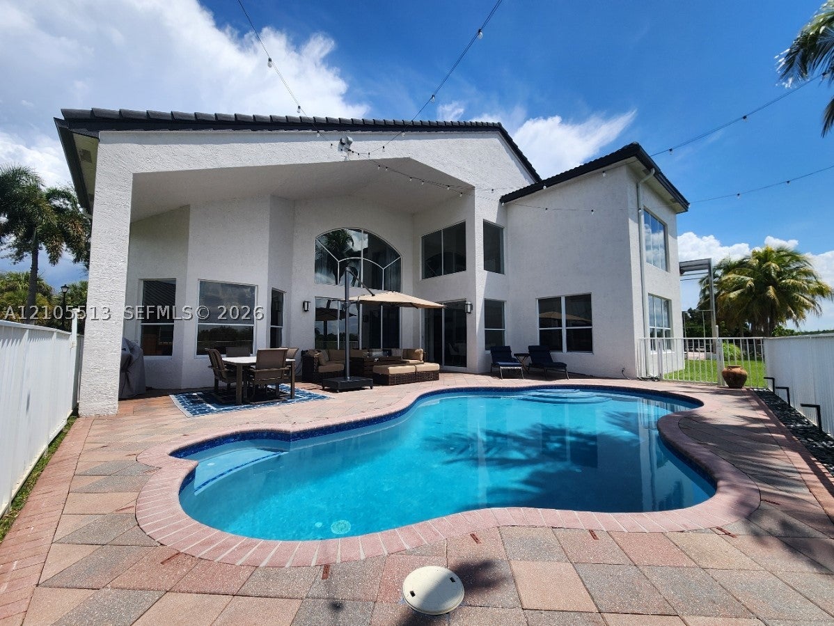 3920 SW 195th Ter