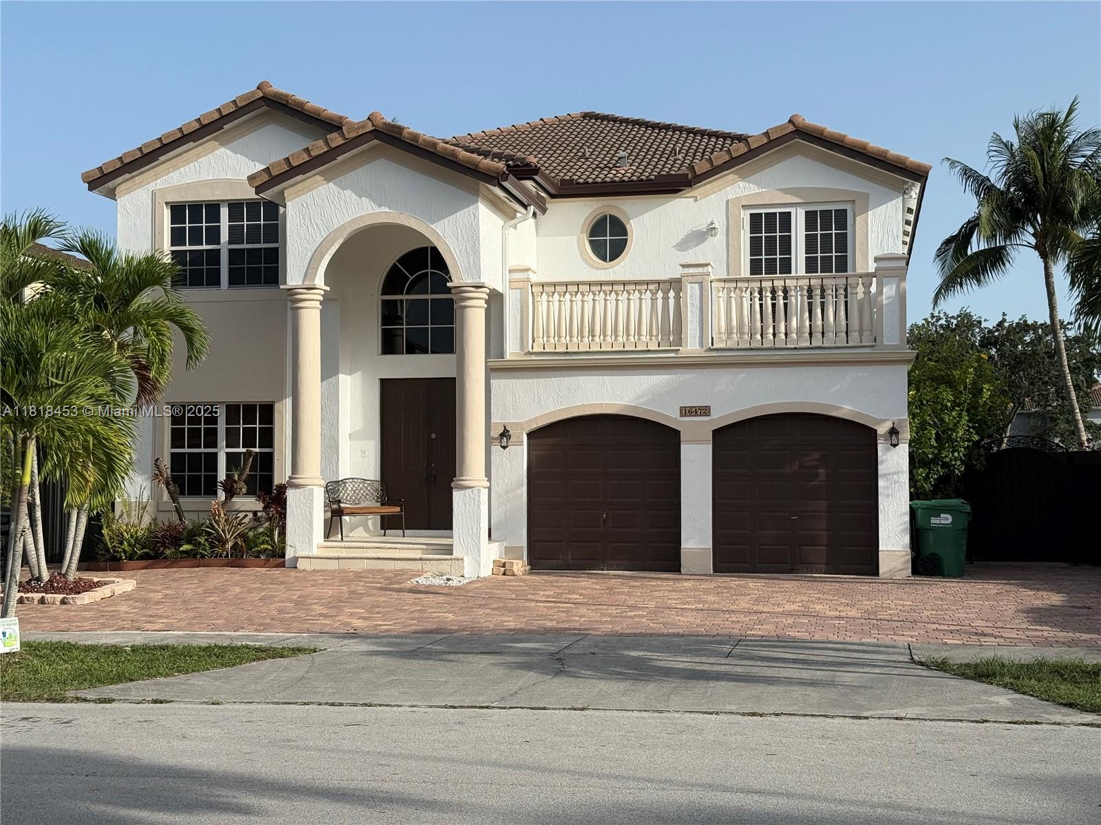16472 Sw 58th Ter, Miami, Broward County, Florida - 5 Bedrooms  
4 Bathrooms - 
