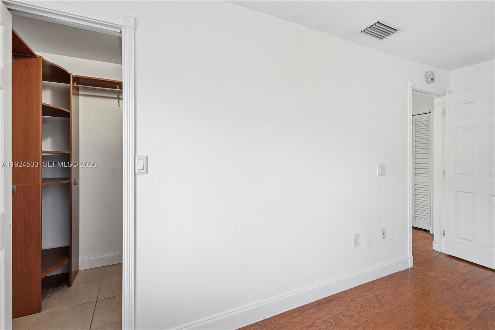 LAKE & TENNIS VILLAS PH 1 - Residential