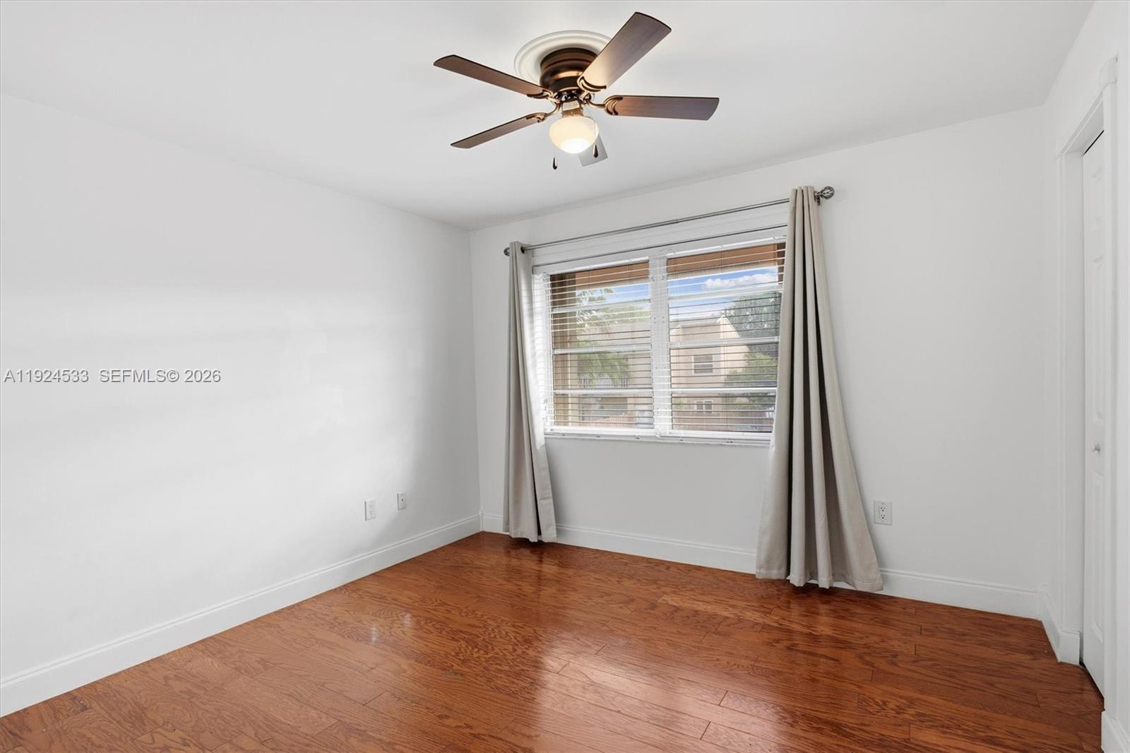 LAKE & TENNIS VILLAS PH 1 - Residential