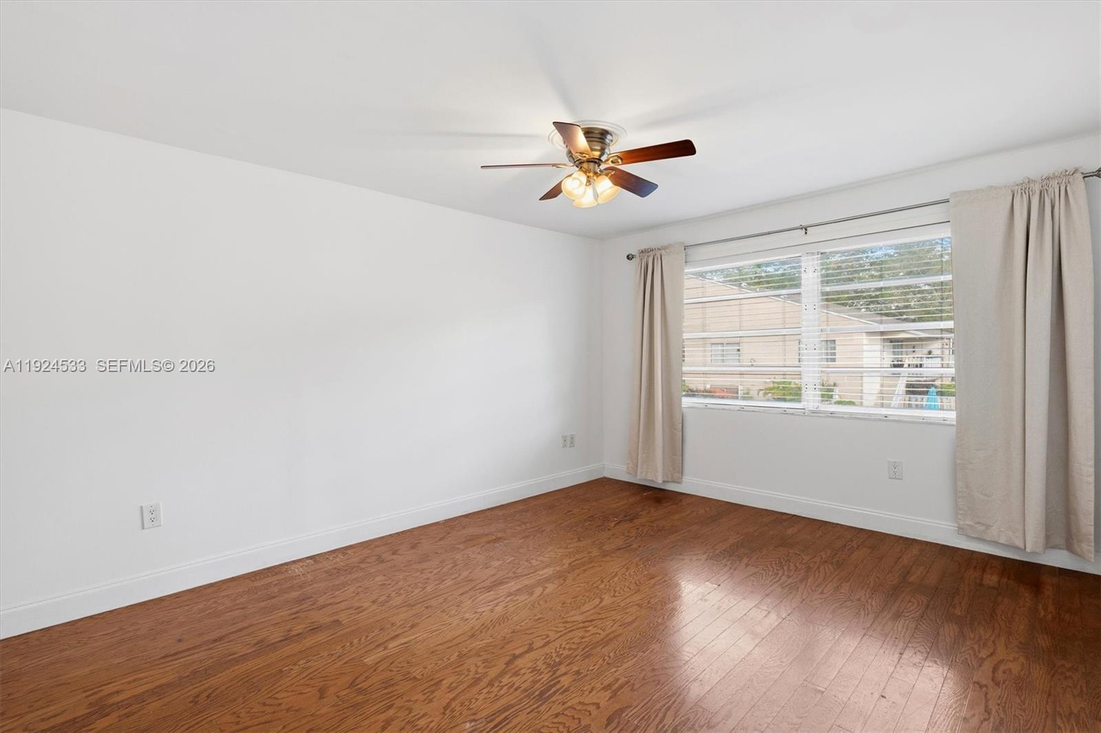 LAKE & TENNIS VILLAS PH 1 - Residential