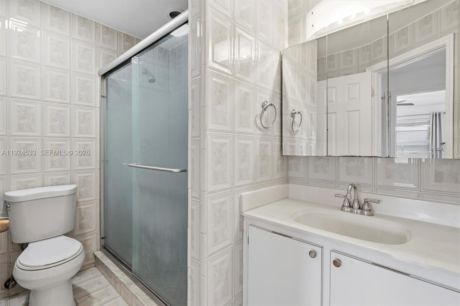 LAKE & TENNIS VILLAS PH 1 - Residential