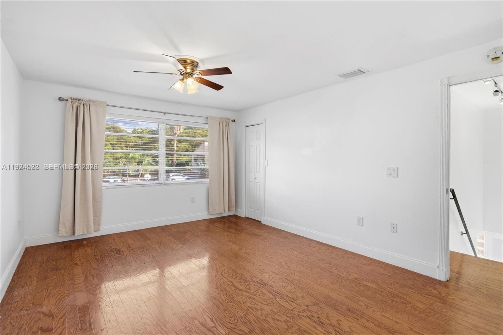 LAKE & TENNIS VILLAS PH 1 - Residential