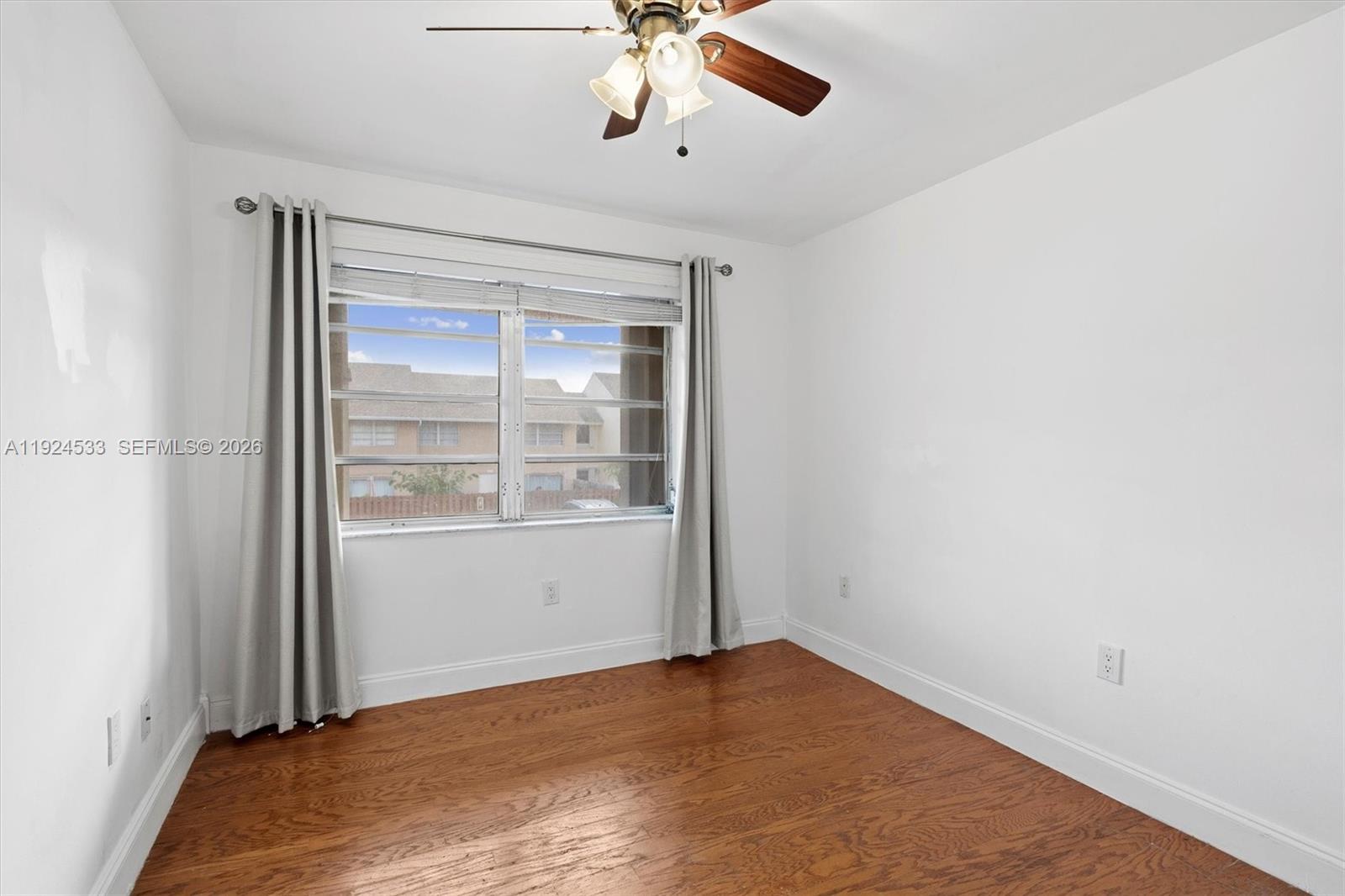 LAKE & TENNIS VILLAS PH 1 - Residential