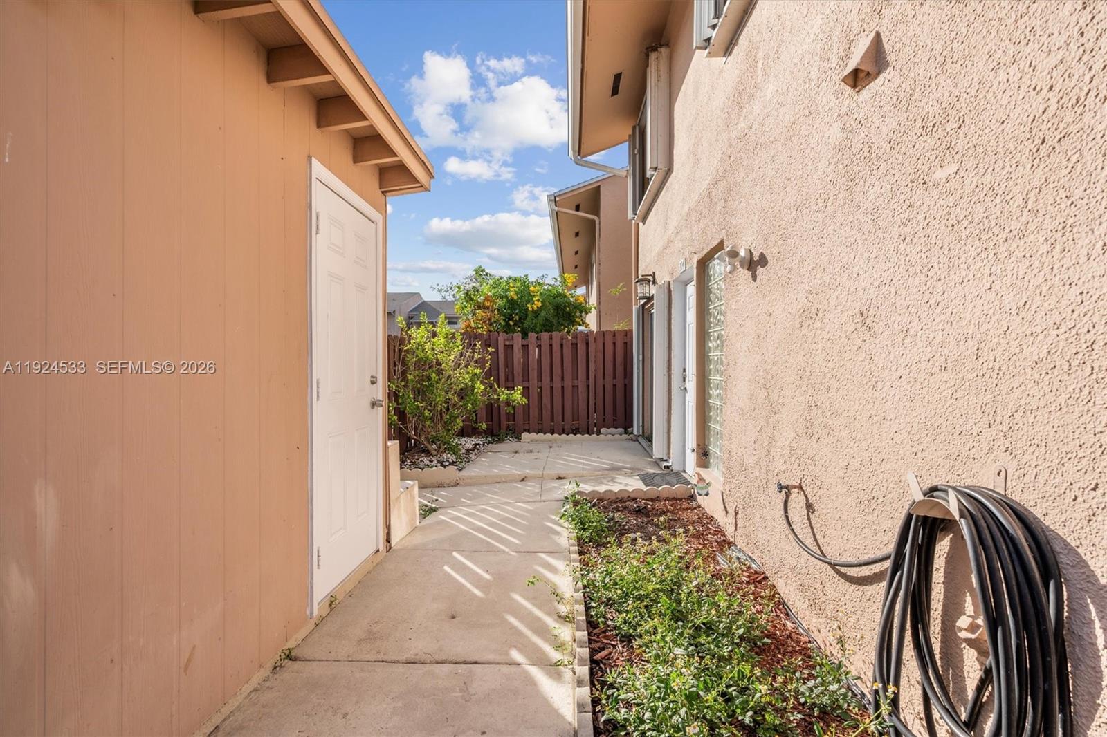 LAKE & TENNIS VILLAS PH 1 - Residential