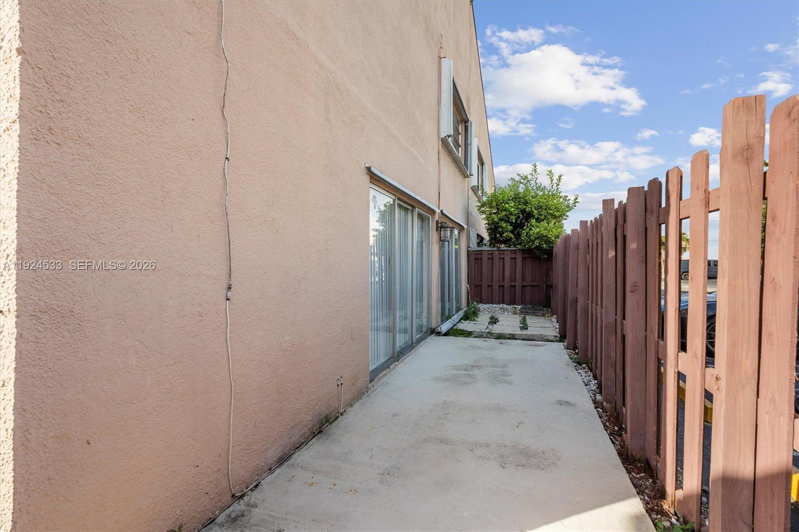 LAKE & TENNIS VILLAS PH 1 - Residential