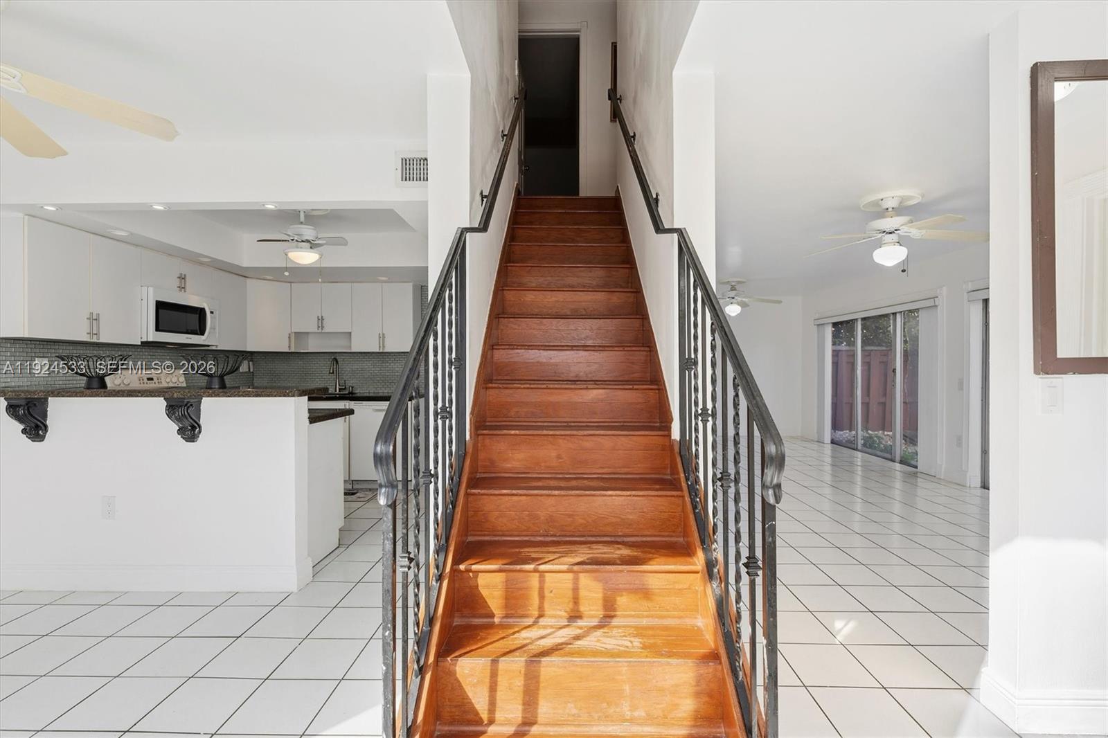 LAKE & TENNIS VILLAS PH 1 - Residential