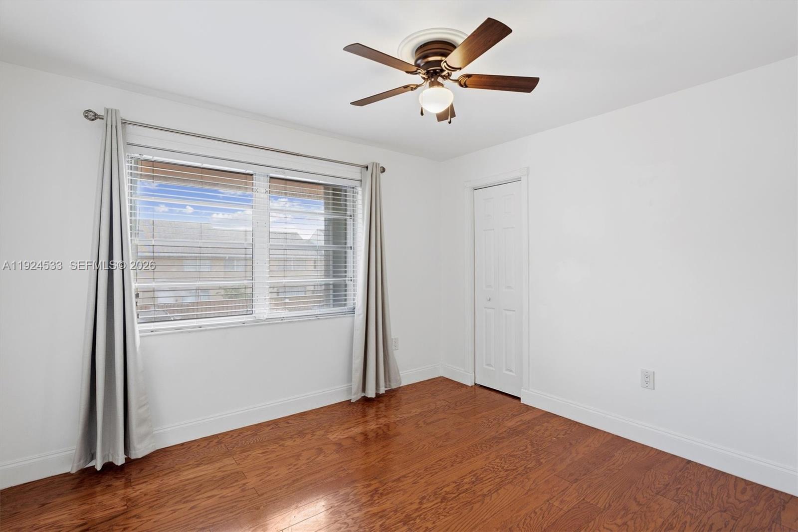 LAKE & TENNIS VILLAS PH 1 - Residential