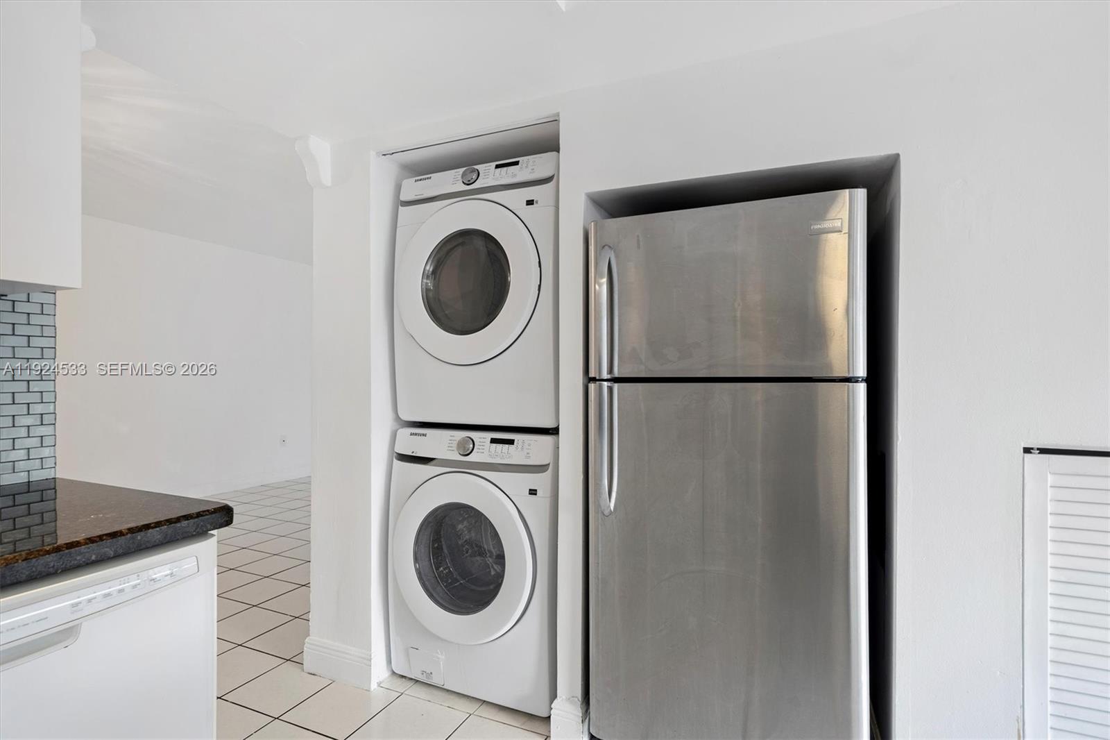 LAKE & TENNIS VILLAS PH 1 - Residential