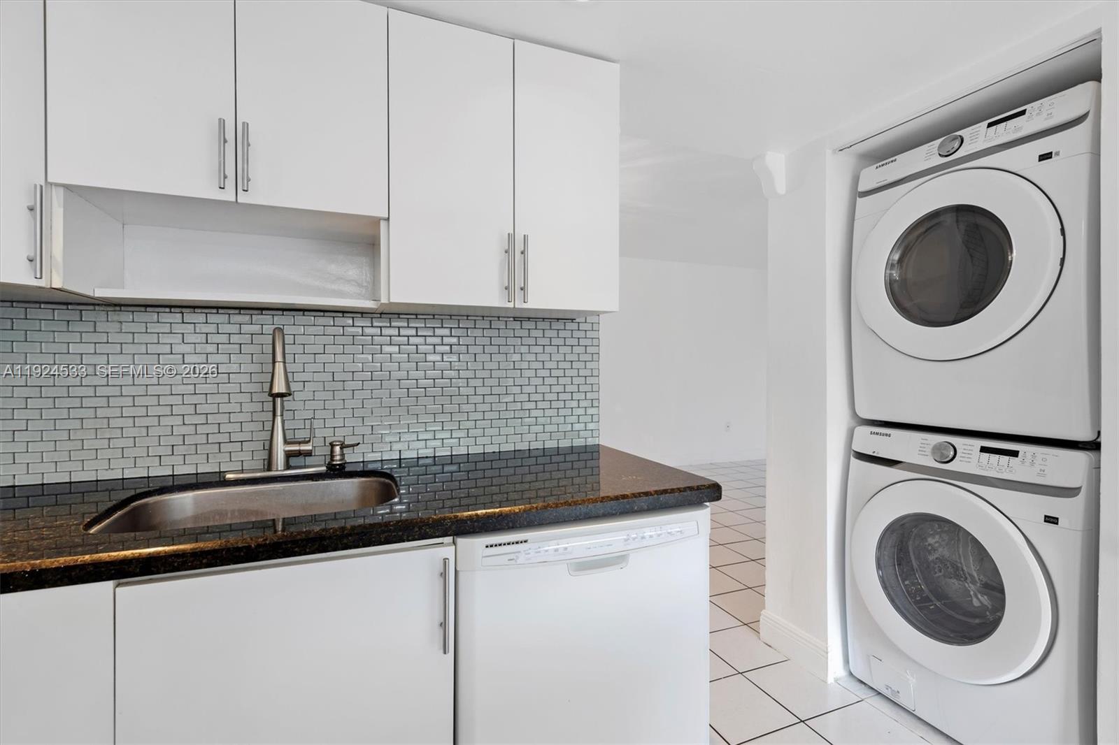 LAKE & TENNIS VILLAS PH 1 - Residential