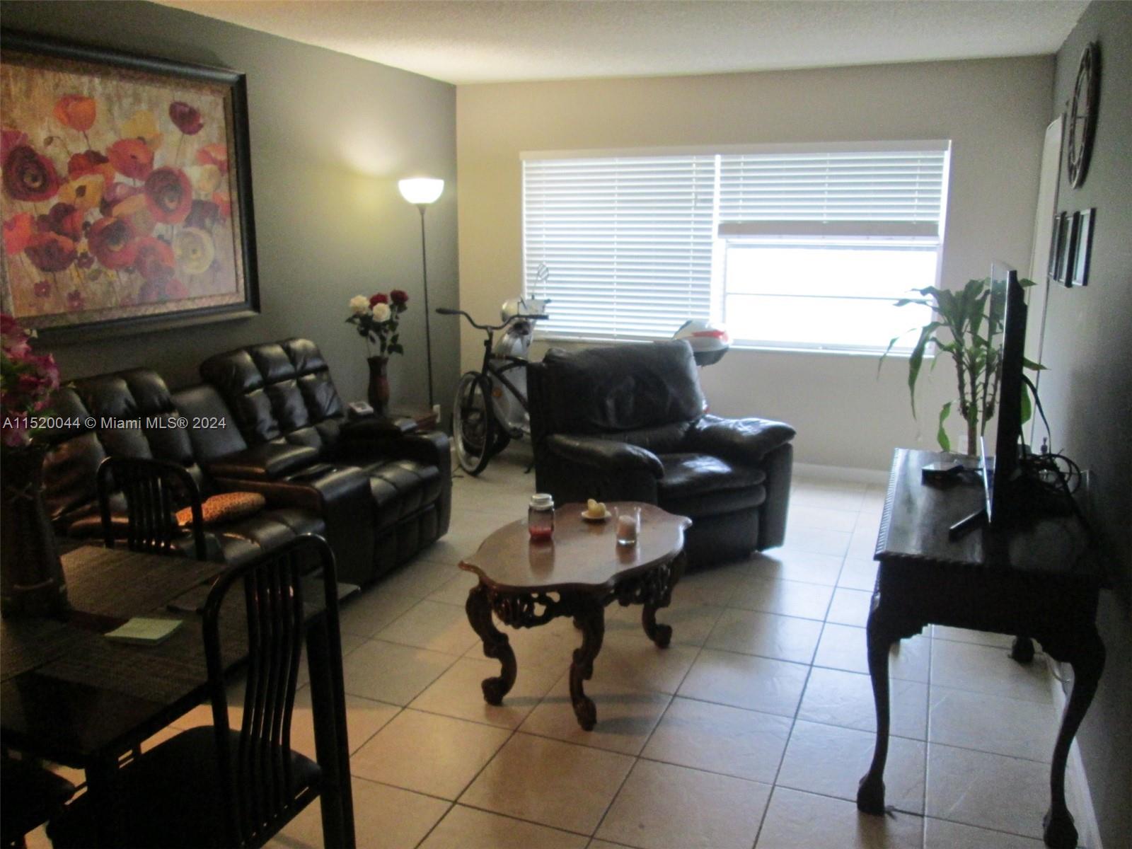 HIBISCUS GARDENS CONDO - Residential