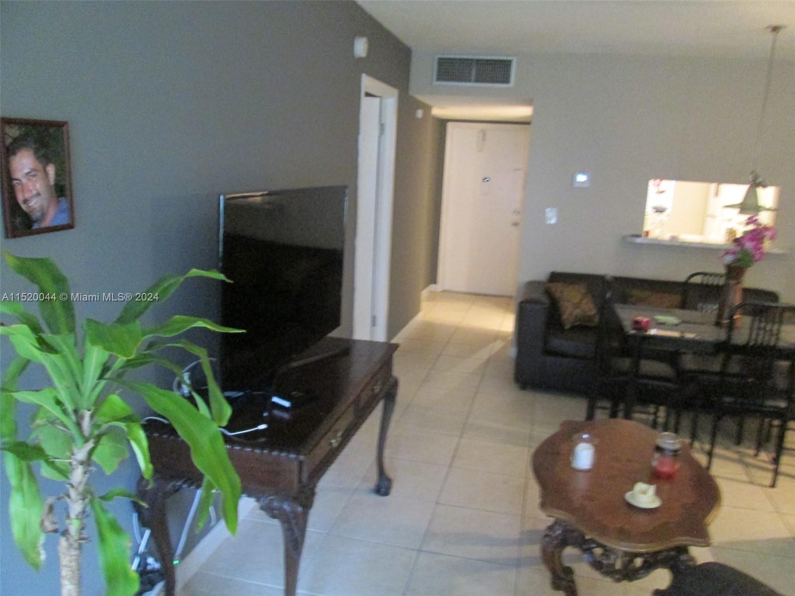 HIBISCUS GARDENS CONDO - Residential