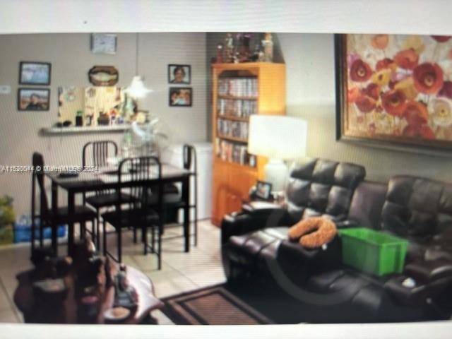 HIBISCUS GARDENS CONDO - Residential