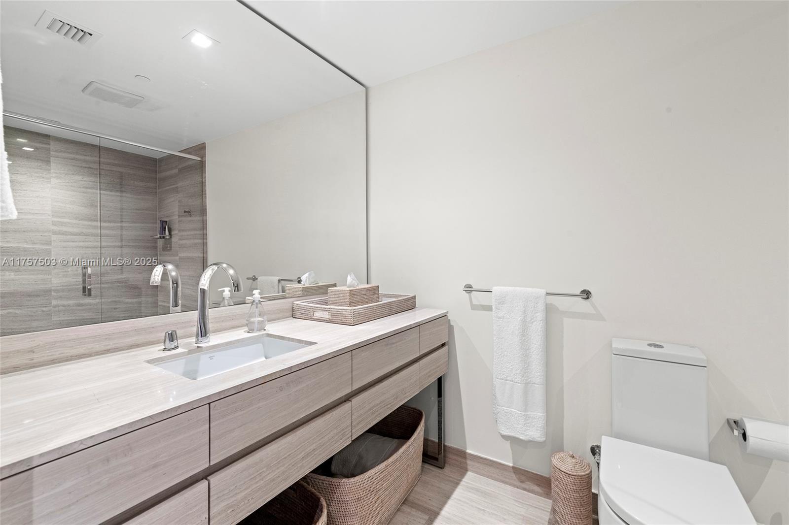 18975 COLLINS CONDO - Residential Lease