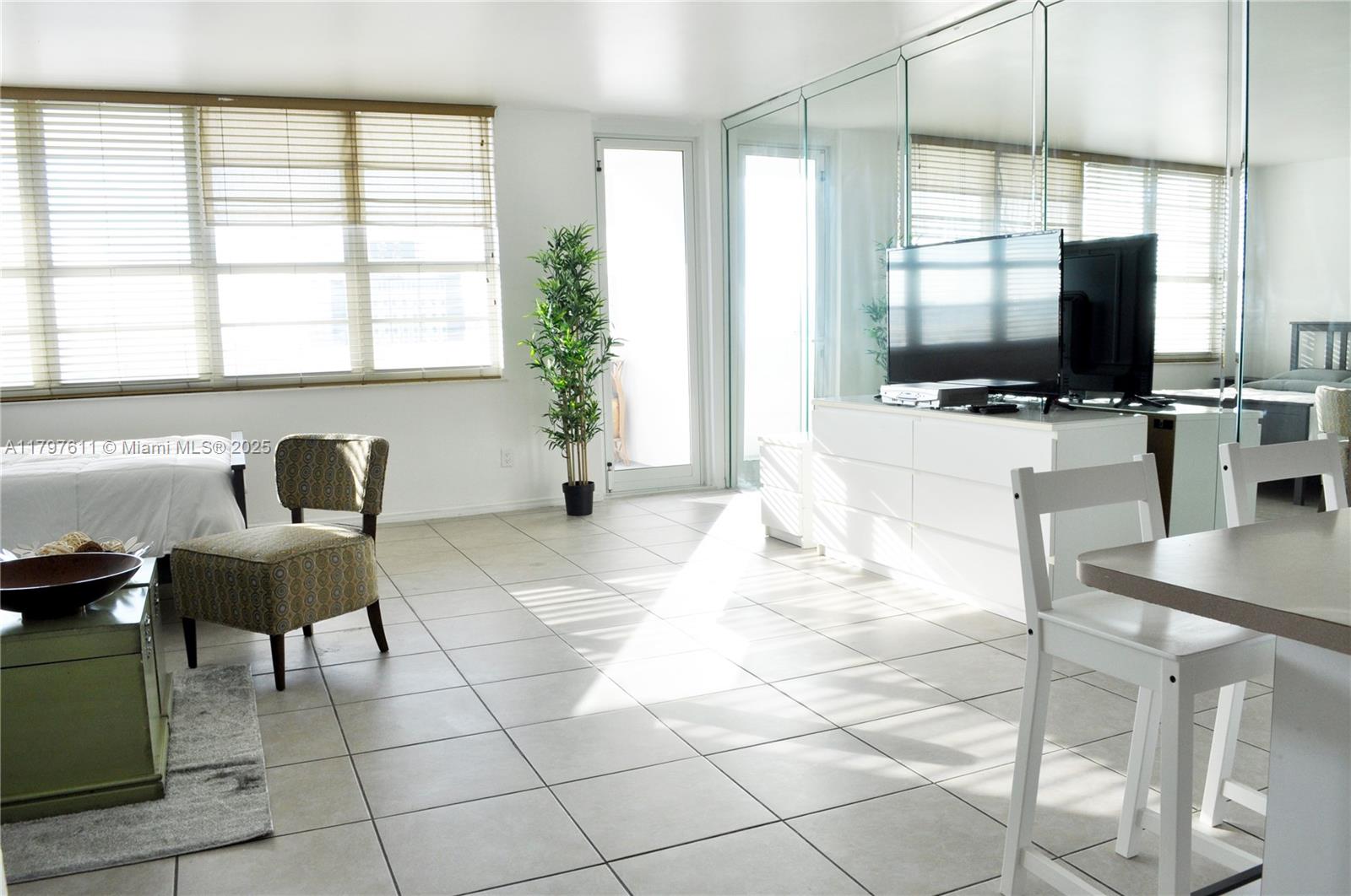 Rental Property at 100 Lincoln Rd 1220, Miami Beach, Miami-Dade County, Florida - Bathrooms: 1  - $2,500 MO.