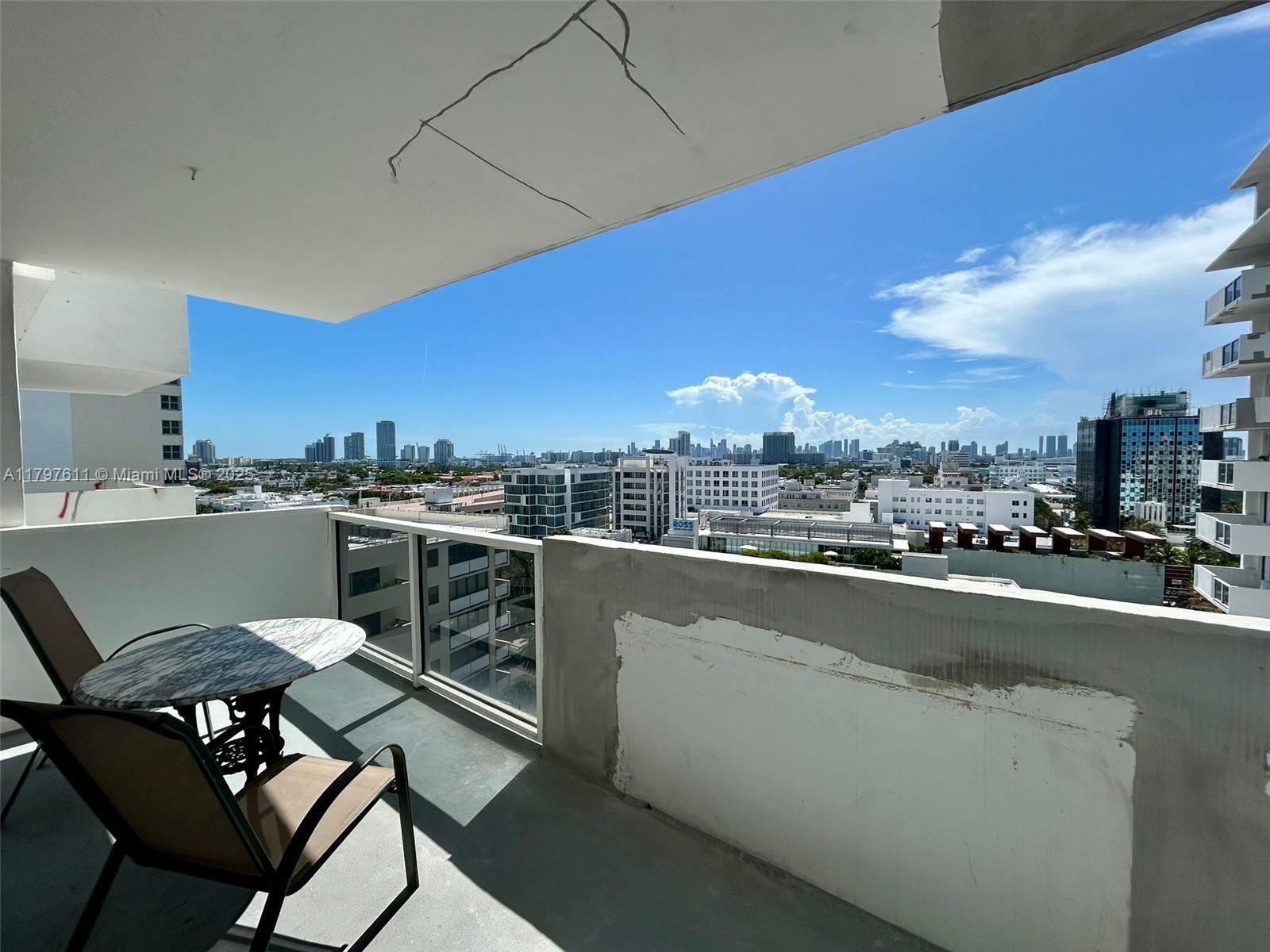 THE DECOPLAGE CONDO - Residential Lease