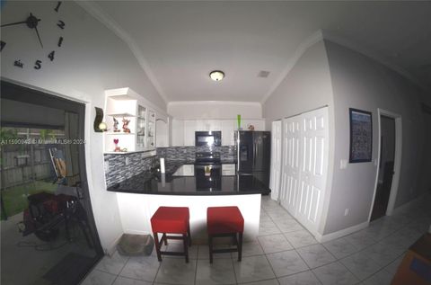 Single Family Residence in Miami FL 3850 149th Pl Pl 8.jpg