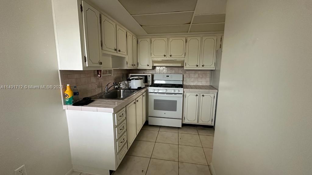 FIRST MIRAMAR CONDO - Residential