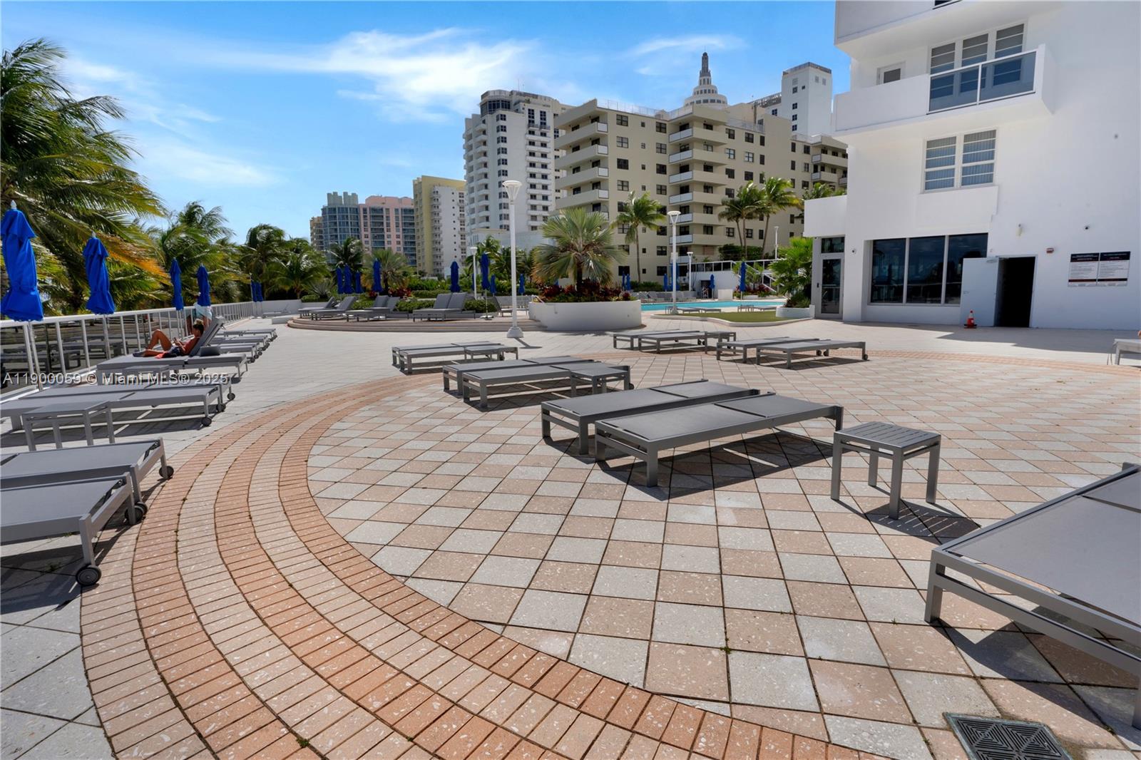 THE DECOPLAGE CONDO - Residential