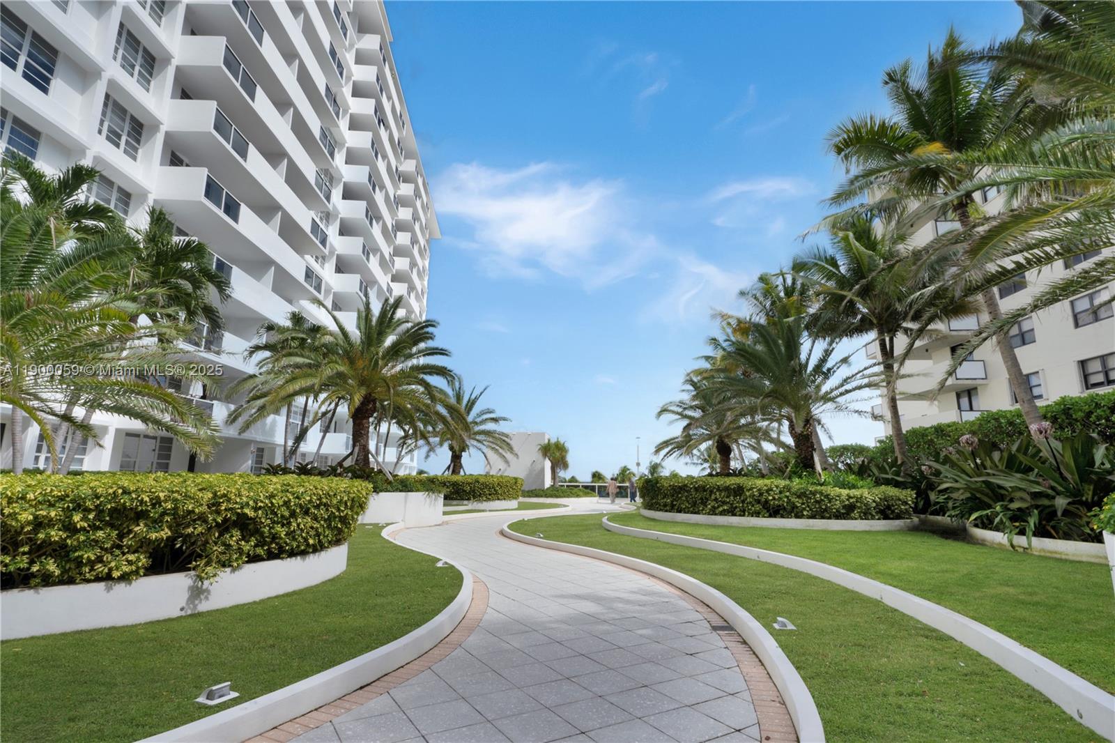 THE DECOPLAGE CONDO - Residential