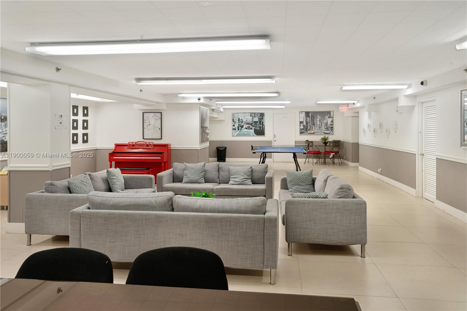 THE DECOPLAGE CONDO - Residential