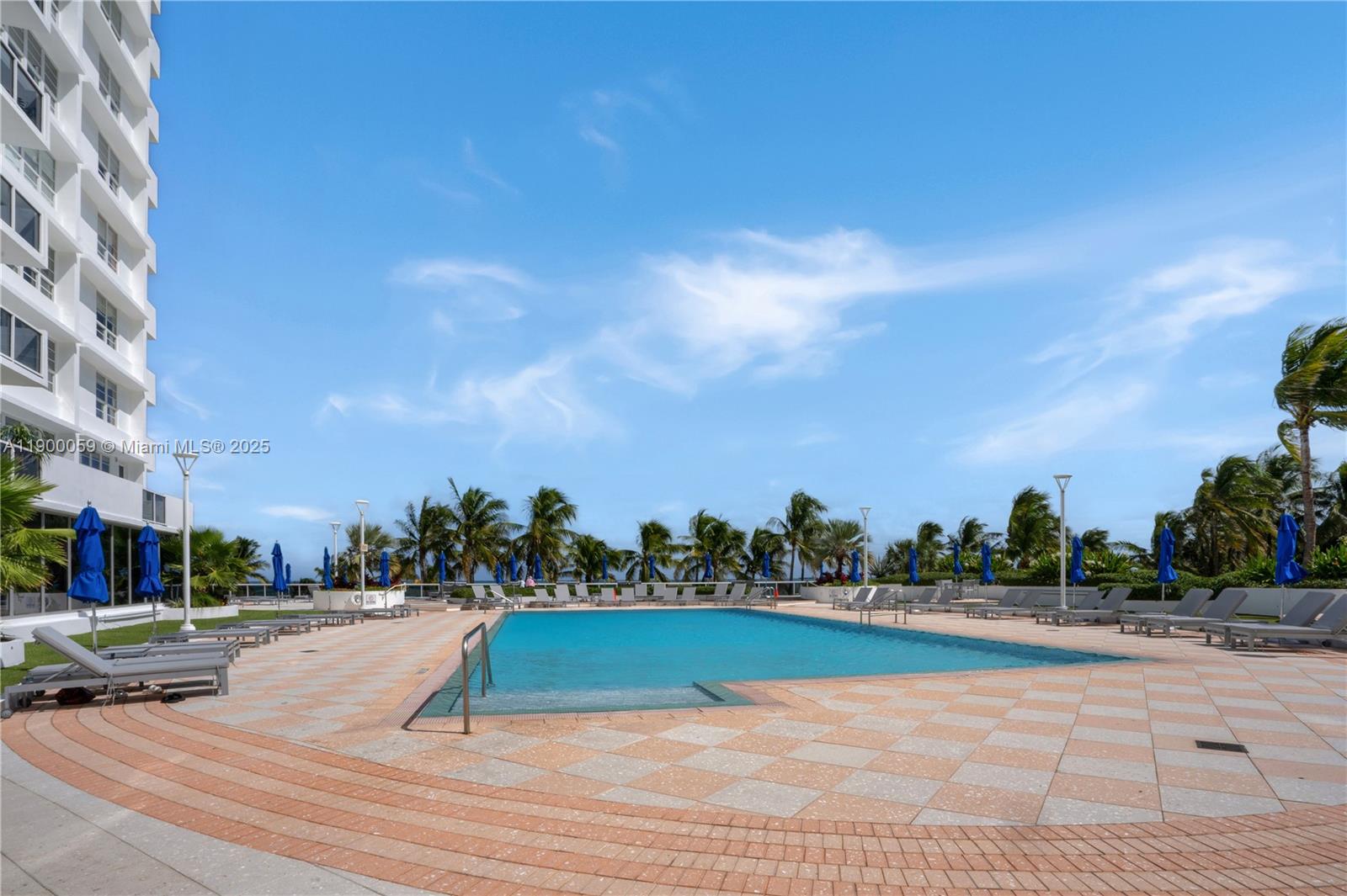 THE DECOPLAGE CONDO - Residential