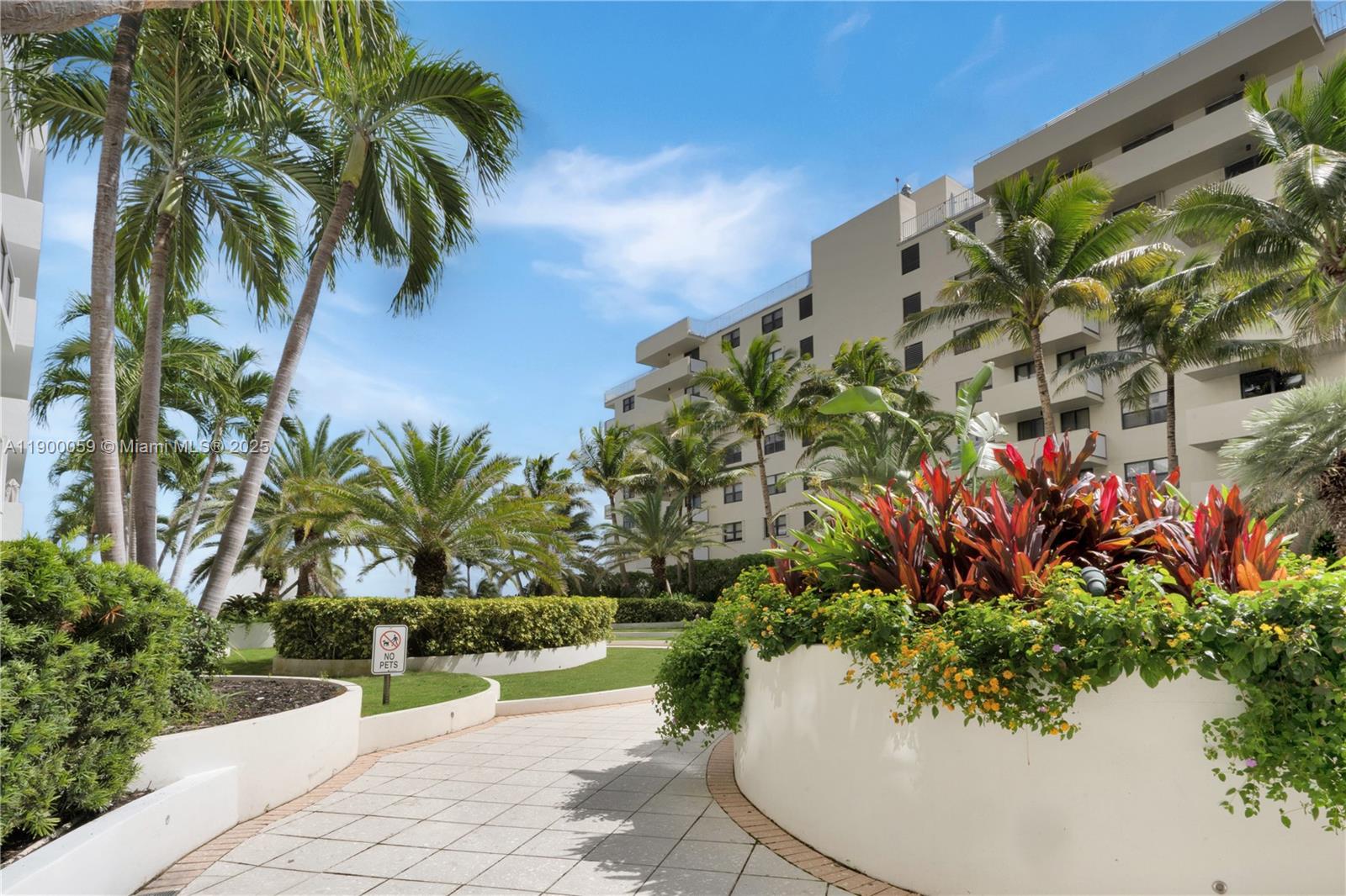 100 Lincoln Rd 607