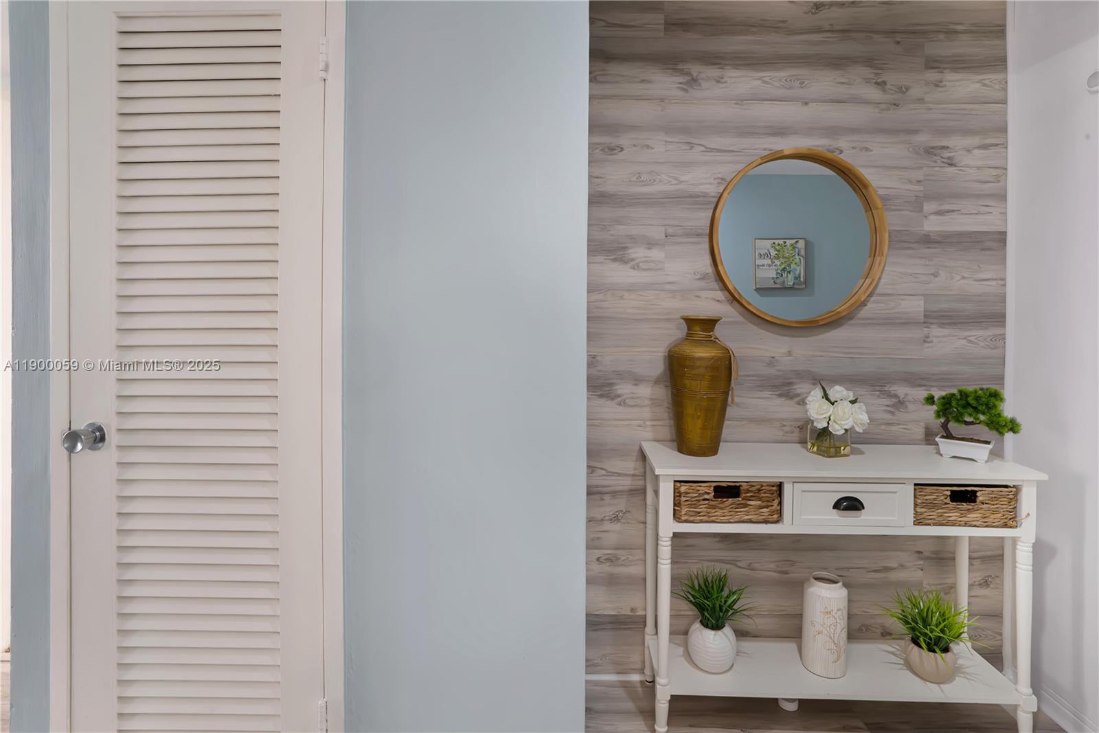 THE DECOPLAGE CONDO - Residential