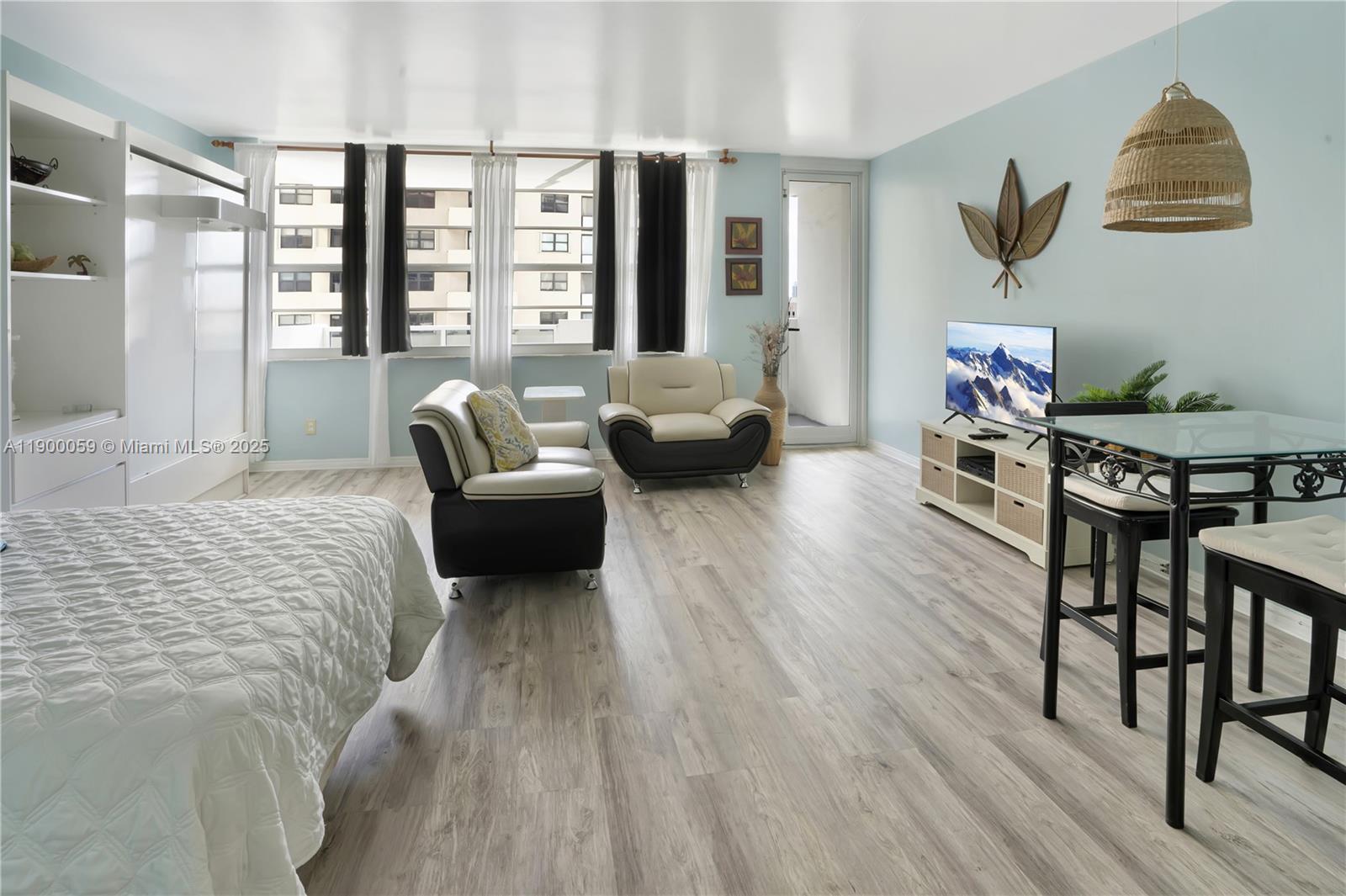 THE DECOPLAGE CONDO - Residential