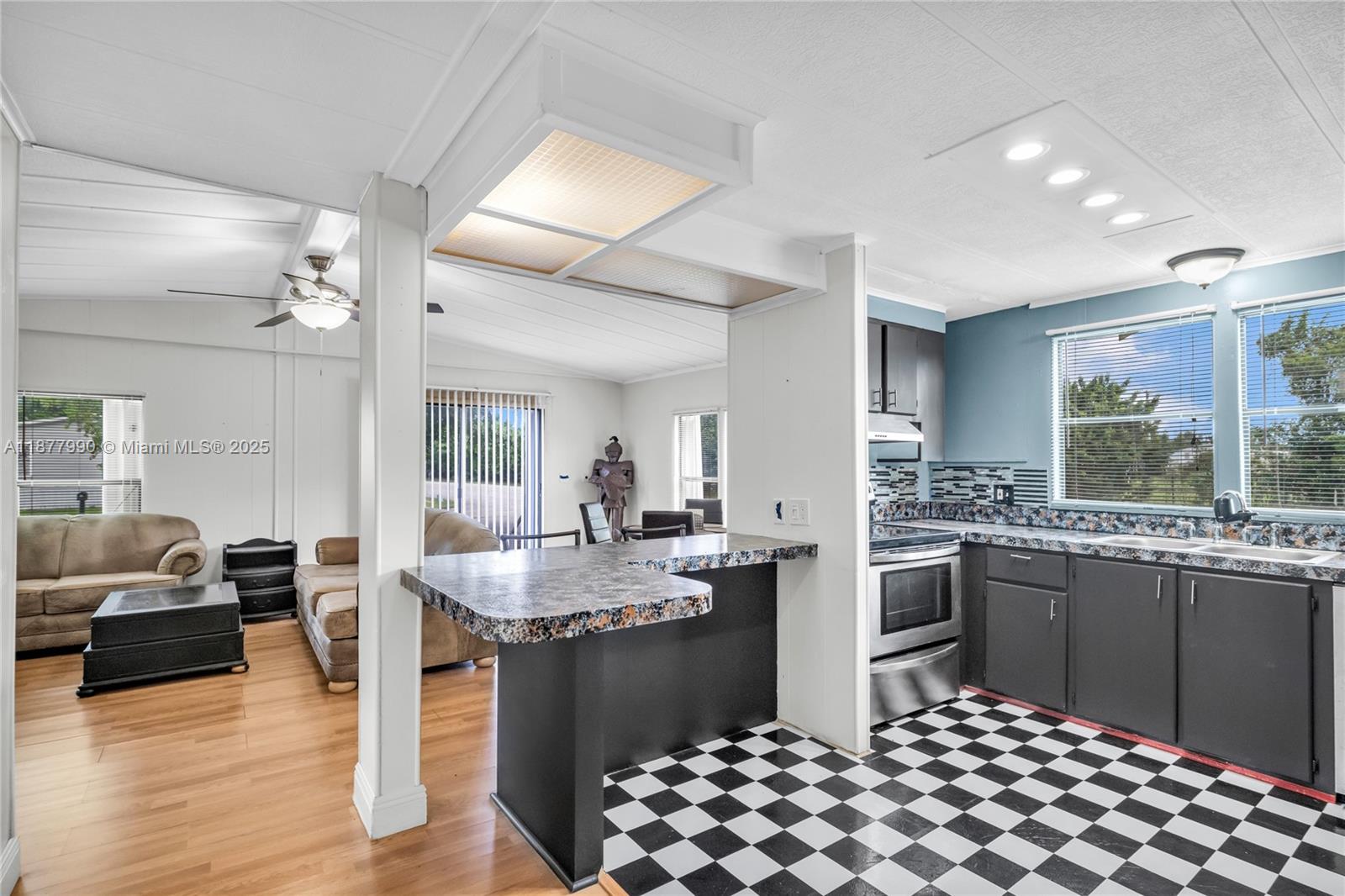RAVENSWOOD NORTH - Residential