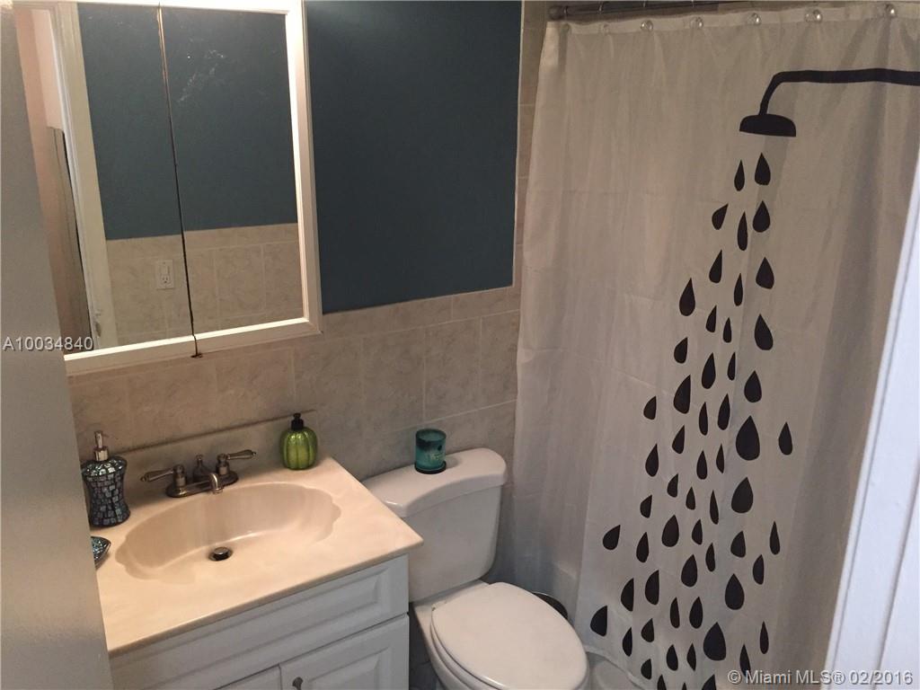 Hollywood 1-21 B - Residential Lease