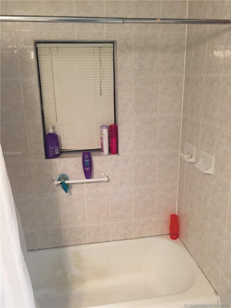 Hollywood 1-21 B - Residential Lease