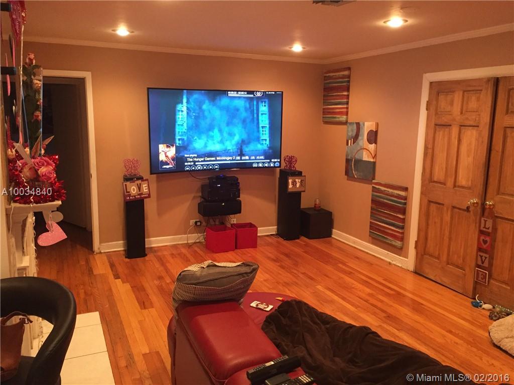 Hollywood 1-21 B - Residential Lease