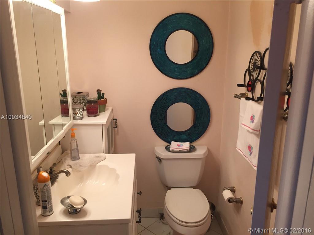 Hollywood 1-21 B - Residential Lease