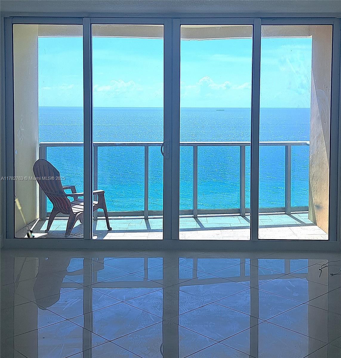 2501 S Ocean Dr Ph23, Hollywood, Broward County, Florida - 1 Bedrooms  
2 Bathrooms - 