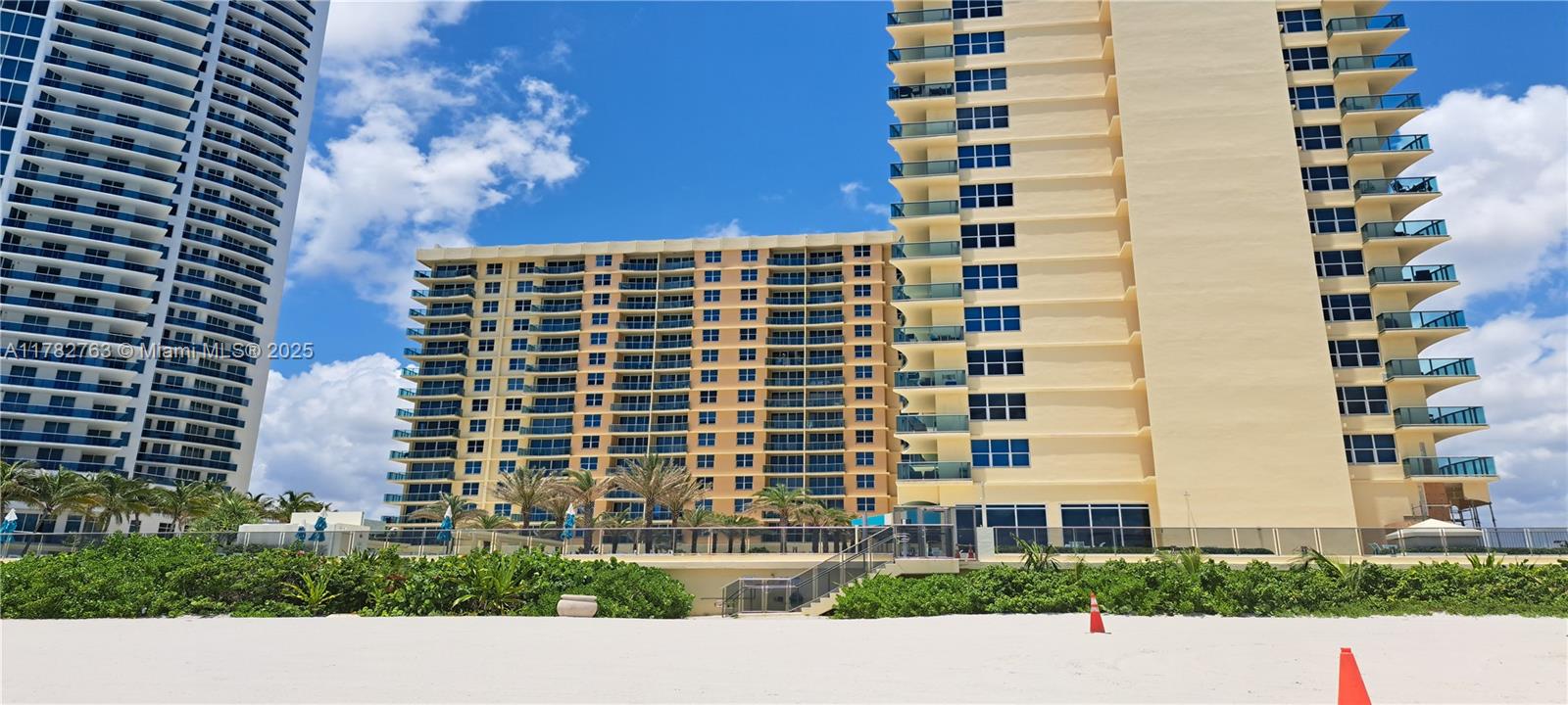 Rental Property at 2501 S Ocean Dr Ph23, Hollywood, Broward County, Florida - Bedrooms: 1 
Bathrooms: 2  - $2,800 MO.