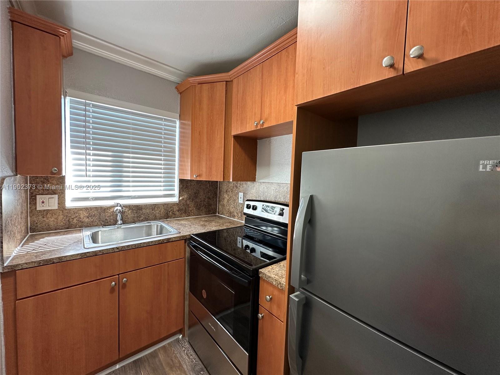 CORAL RIDGE ISLES - Residential Lease