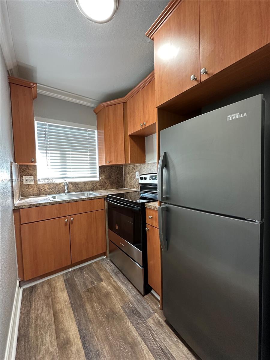 CORAL RIDGE ISLES - Residential Lease