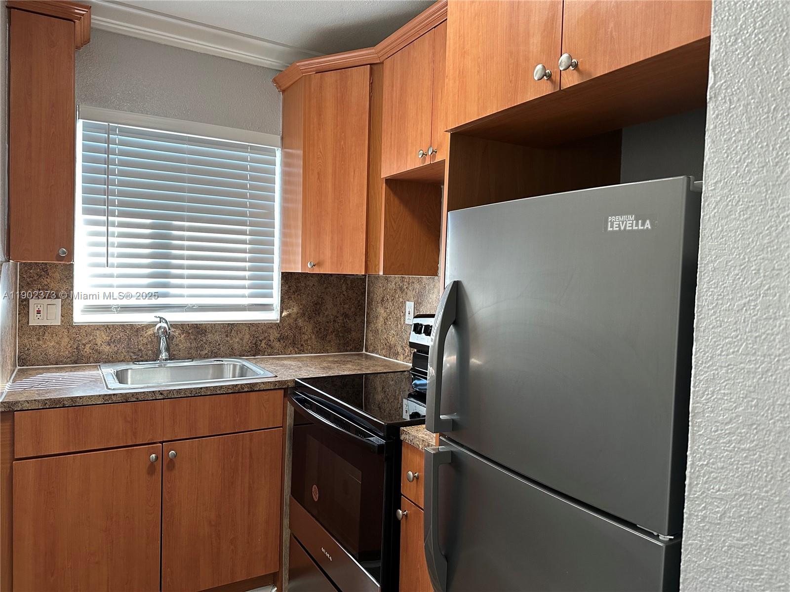 CORAL RIDGE ISLES - Residential Lease