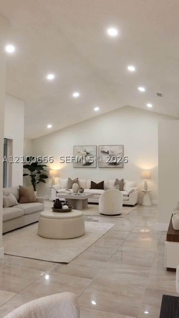 8201 NW 52nd St