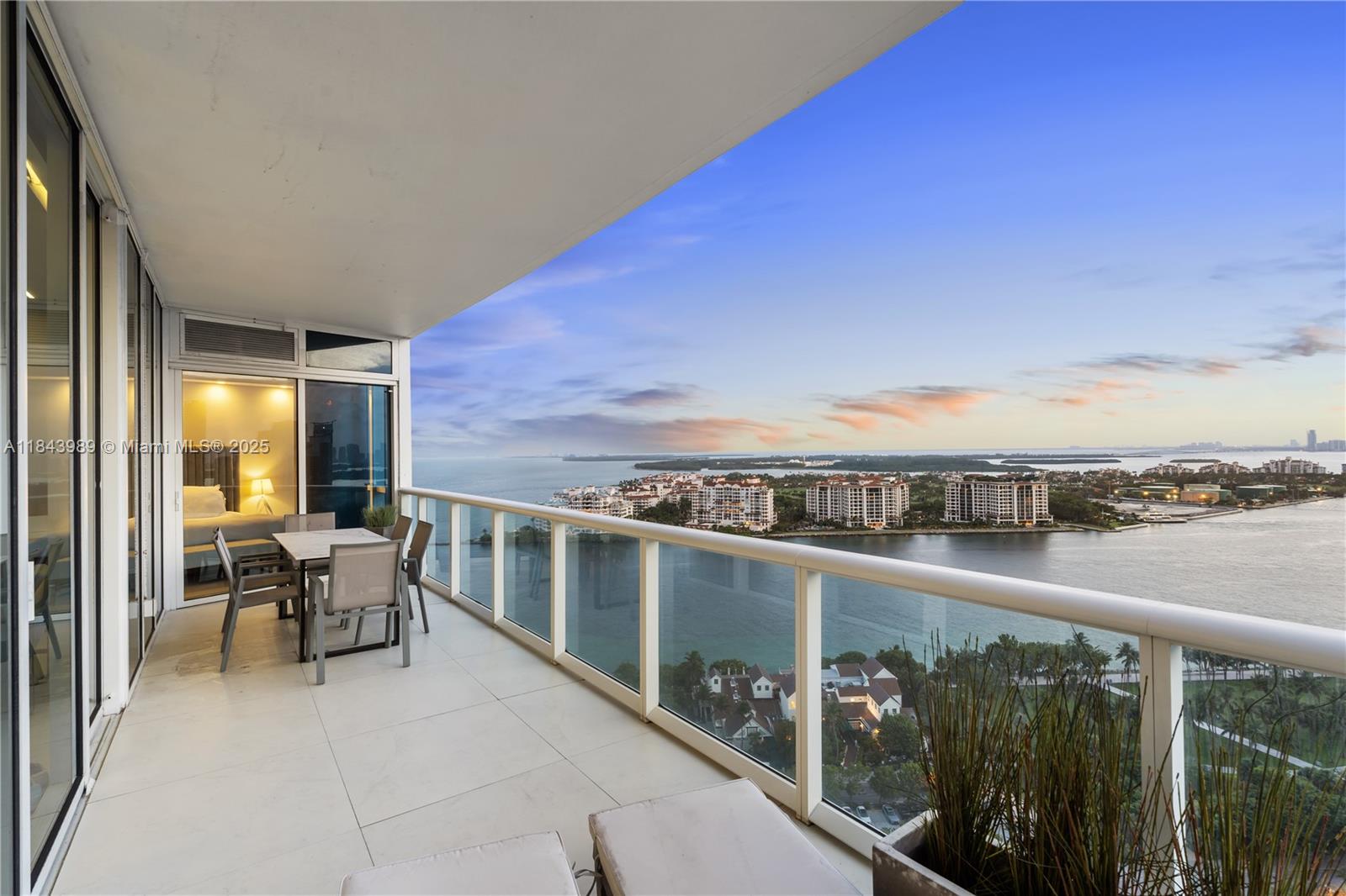 Welcome to the 23 high floor unit in the Continuum, 2 Beds/2.5 Baths fully Italian furnished and fully renovated in black and white, automatic curtains, Ultimate generation DEKON in the counter tops, Italian gabinetes and led illumination, Foyer entry & open-concept living/dining area. Laundry room. The Master Bedroom has an en-suite bath, double vanities, and a spacious shower. Enjoy 300° views with an spectacular Ocean, Bay and Downtown Skyline views. A private foyer entrance reveals a panoramic floating city of lights and sea, split floor plan for privacy, Adjacent to the Miami Beach Marina, walk to beach/park/restaurants! Amenities include fitness and Spa, 2 pools, 3 tennis courts, private beach, restaurant, lushly landscaped 12+acres of oceanfront gardens and much more.Easy to show