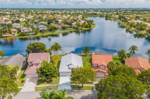 Photo of 961 SW 176th Ave, Pembroke Pines, FL 33029 (MLS # A11291531)