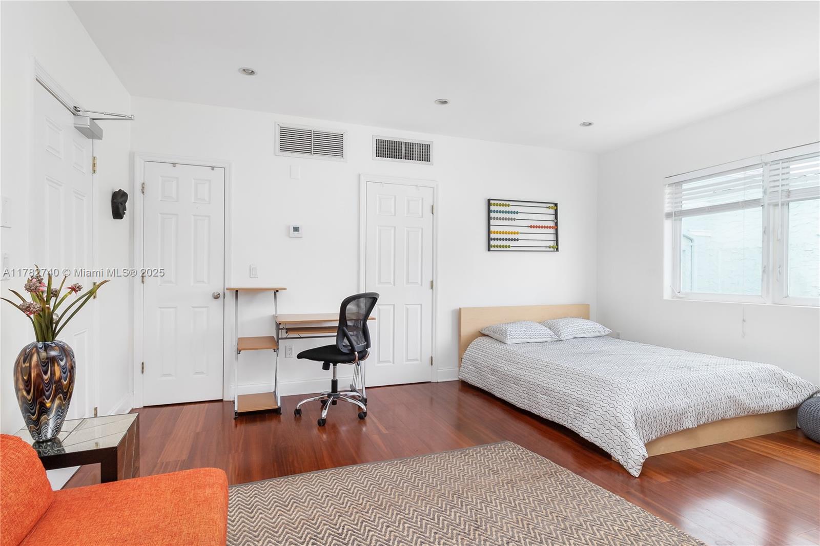 750 Jefferson Ave 15
