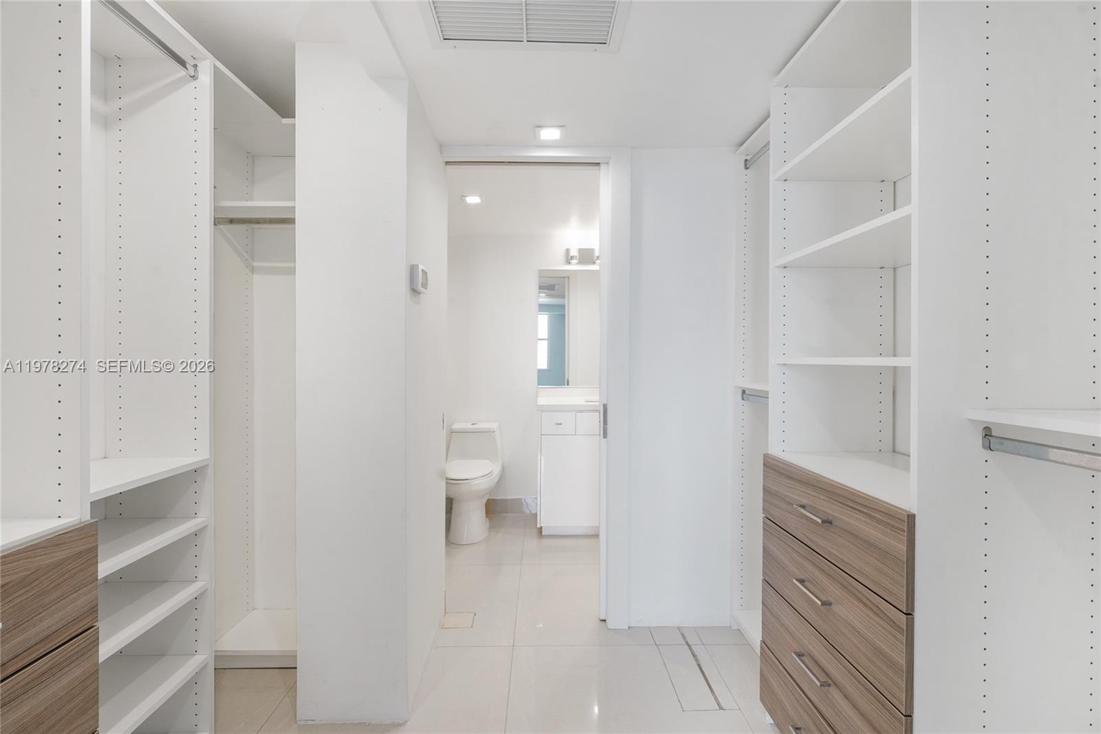 401 BLU OF NORTH BEACH CO - Residential Lease